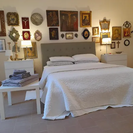 Ortigia Family House *