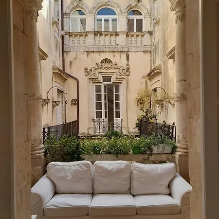 דירה Ortigia Family House *