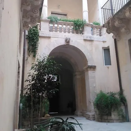 דירה Ortigia Family House סירקוזה