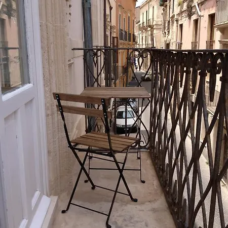 Ortigia Family House