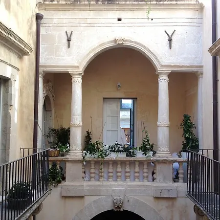 Ortigia Family House *
