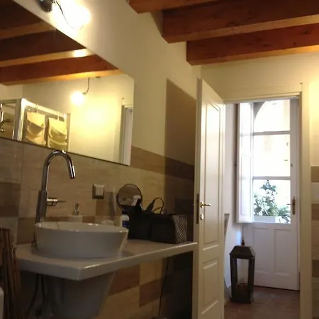 Ortigia Family House סירקוזה