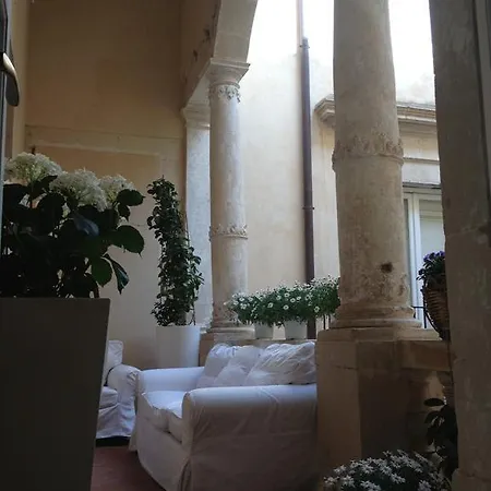 דירה Ortigia Family House *