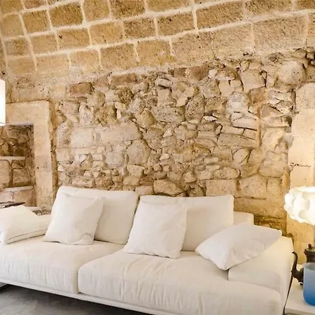 Ortigia Family House