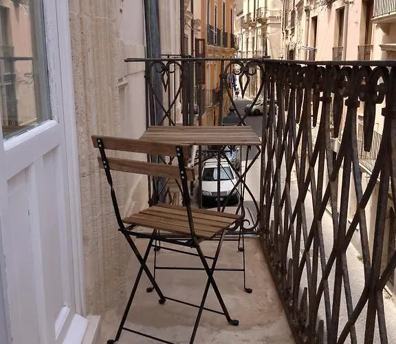 Ortigia Family House