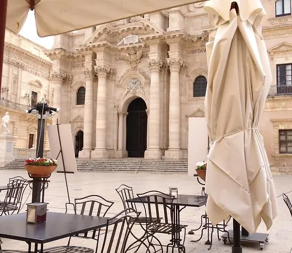 Ortigia Family House