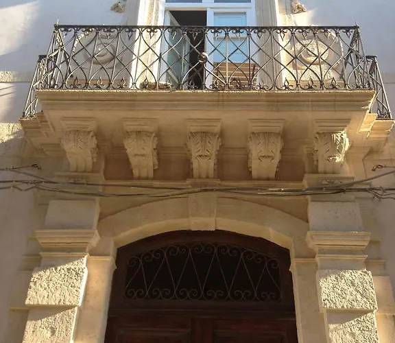 Ortigia Family House